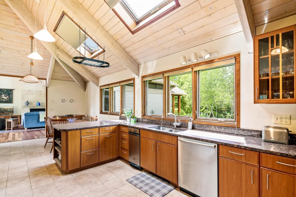 5 Penobscot Lane Owls Head ME 04854