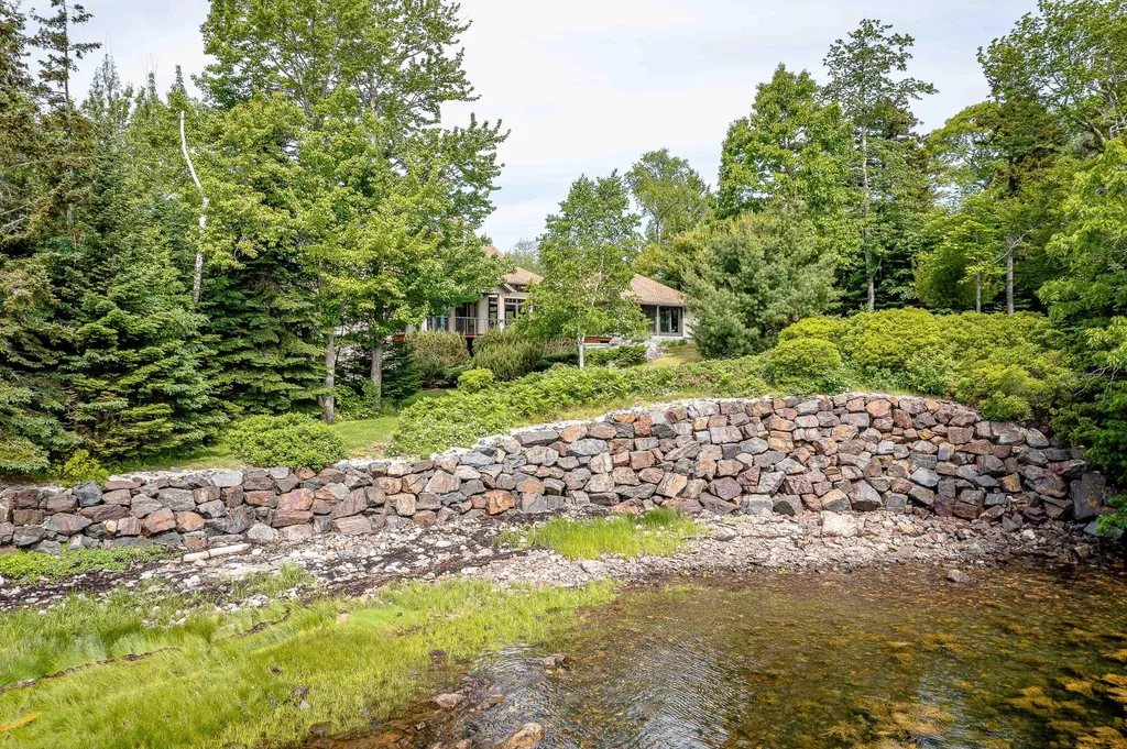 5 Penobscot Lane Owls Head ME 04854