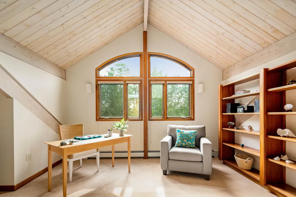 5 Penobscot Lane Owls Head ME 04854