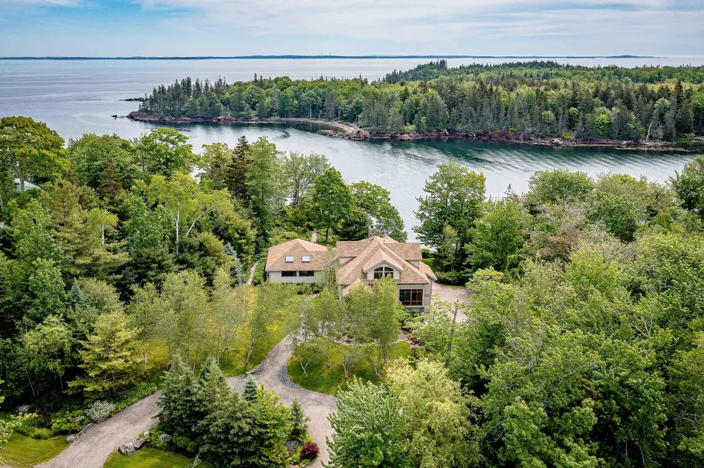 5 Penobscot Lane Owls Head ME 04854