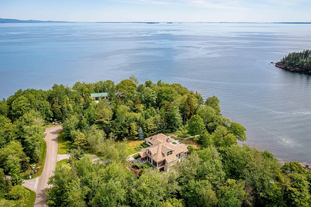 5 Penobscot Lane Owls Head ME 04854