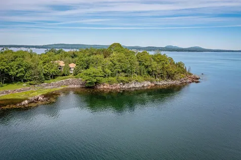 5 Penobscot Lane Owls Head ME 04854