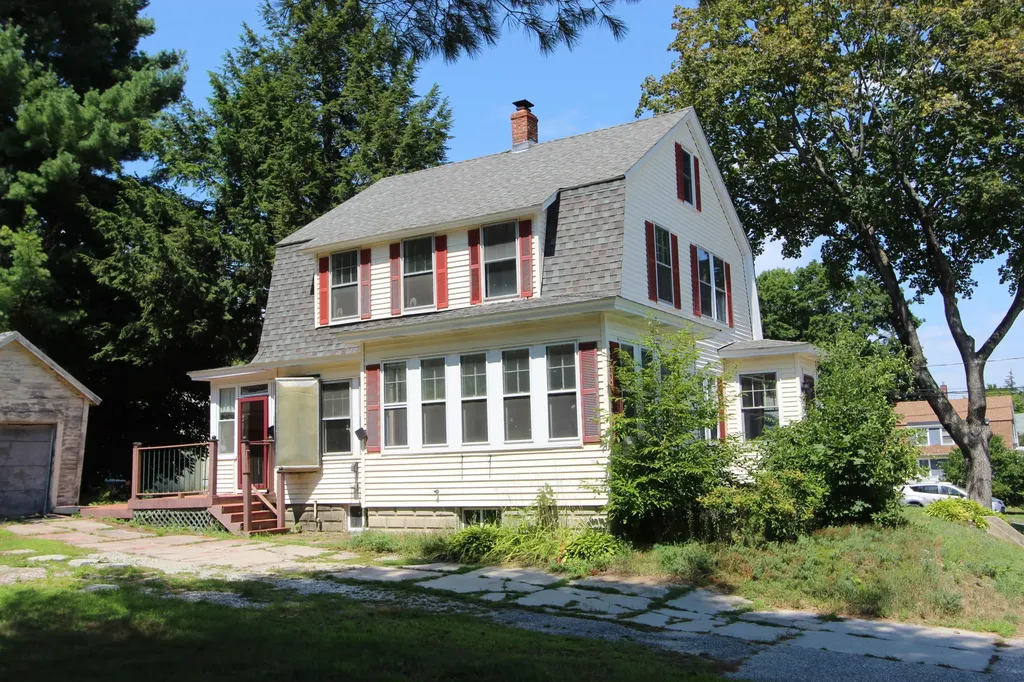 169 Davis Avenue Auburn ME 04210
