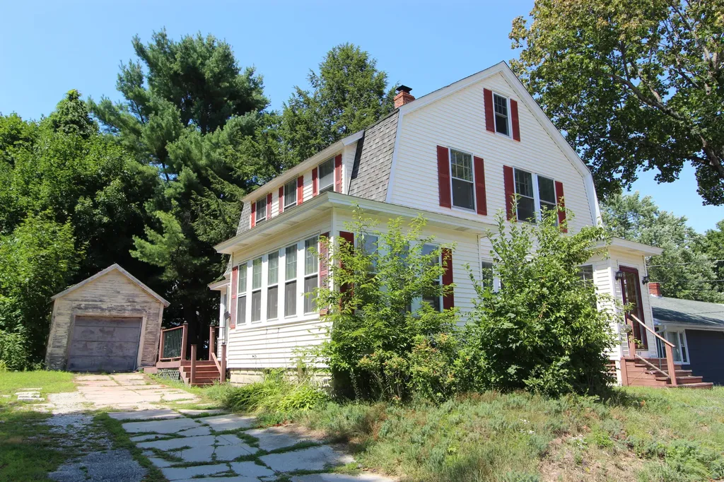 169 Davis Avenue Auburn ME 04210