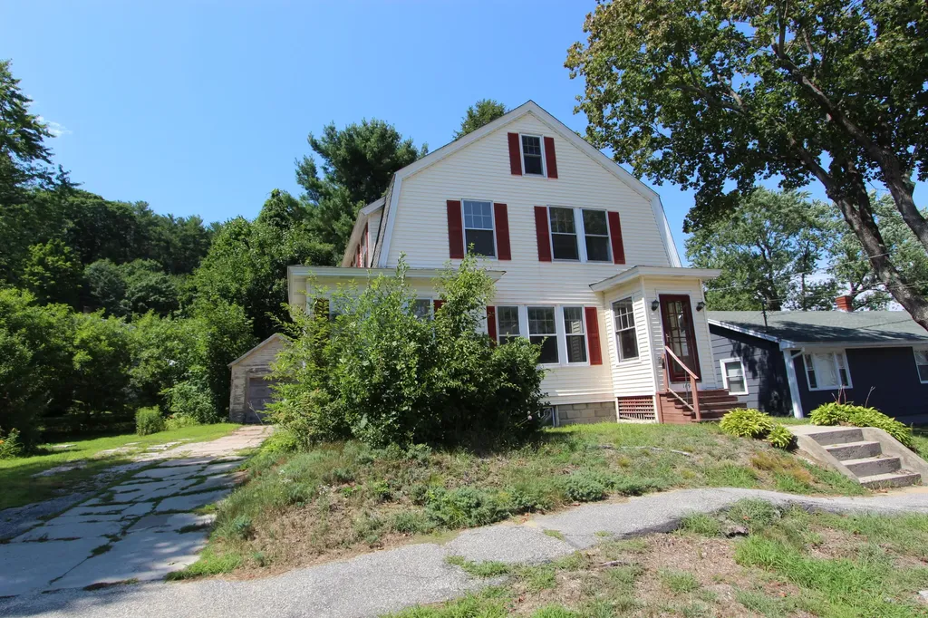 169 Davis Avenue Auburn ME 04210