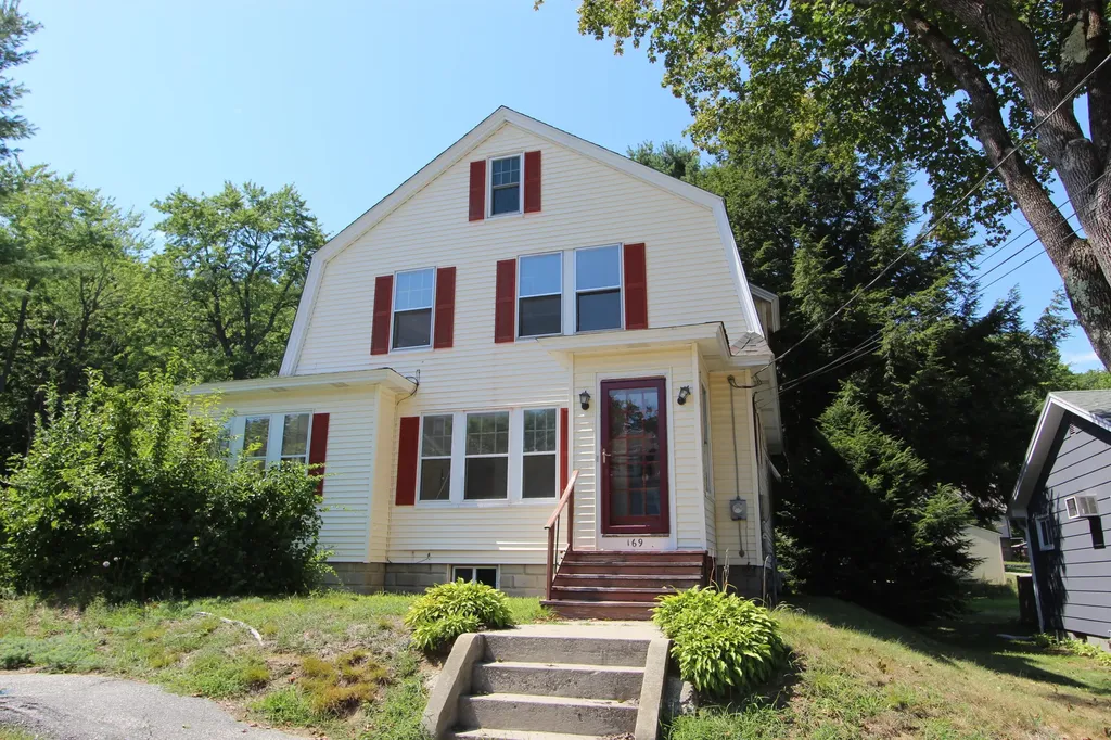 169 Davis Avenue Auburn ME 04210