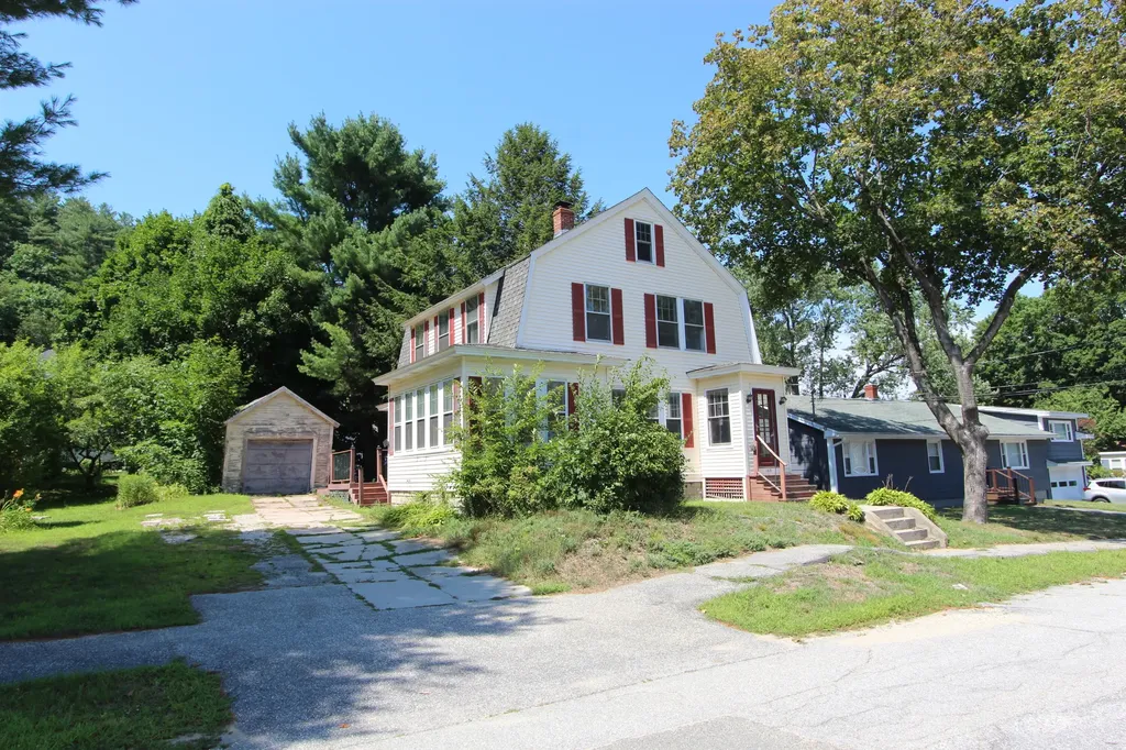 169 Davis Avenue Auburn ME 04210