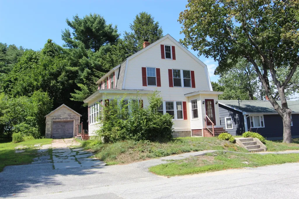 169 Davis Avenue Auburn ME 04210