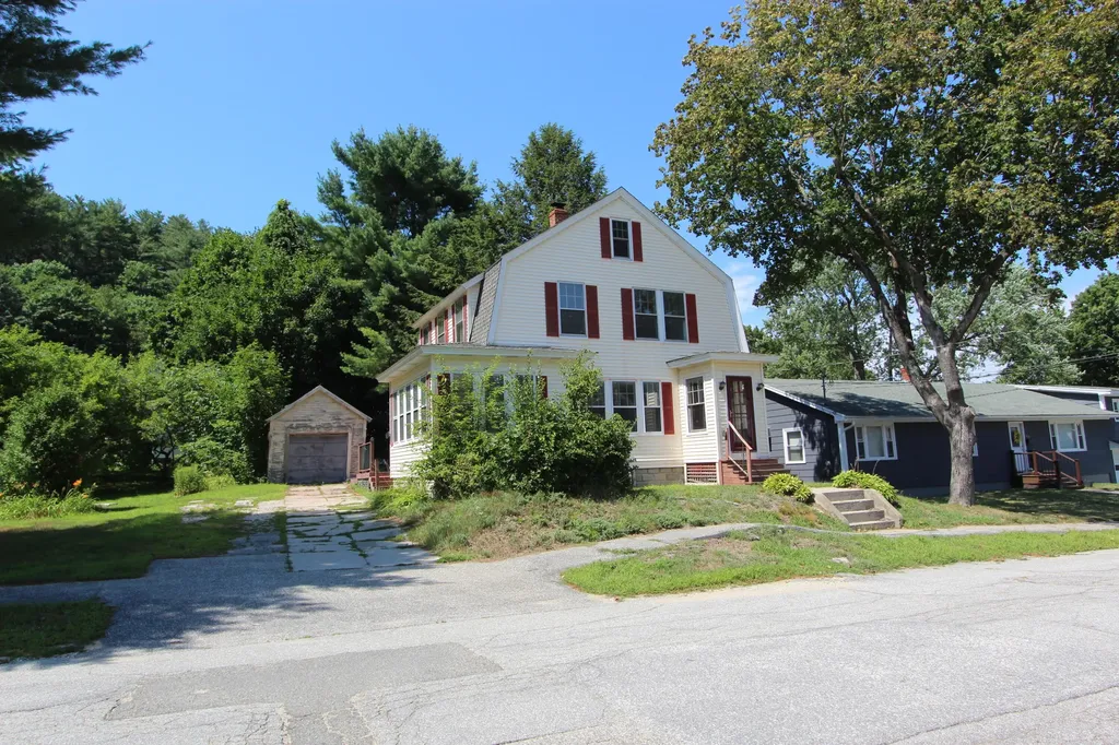 169 Davis Avenue Auburn ME 04210