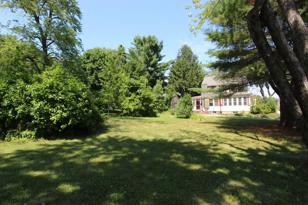 169 Davis Avenue Auburn ME 04210