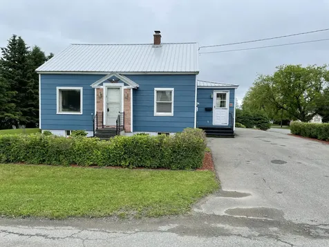 8 Montgomery Avenue Caribou ME 04736