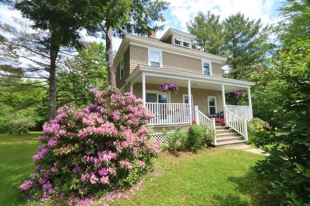 6 Grove Street Orono ME 04473