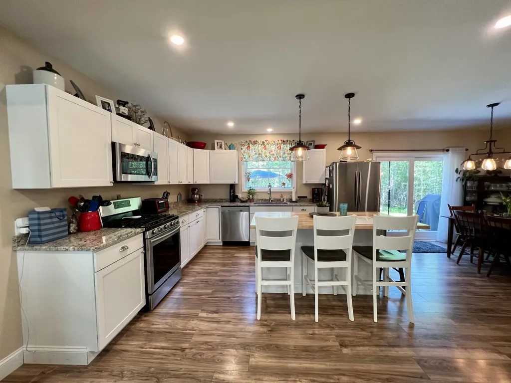 35 Old Nutt Farm Road Rockport ME 04856