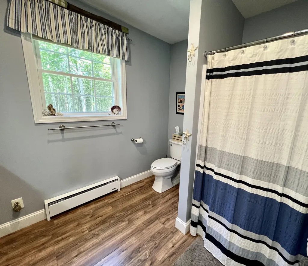 35 Old Nutt Farm Road Rockport ME 04856