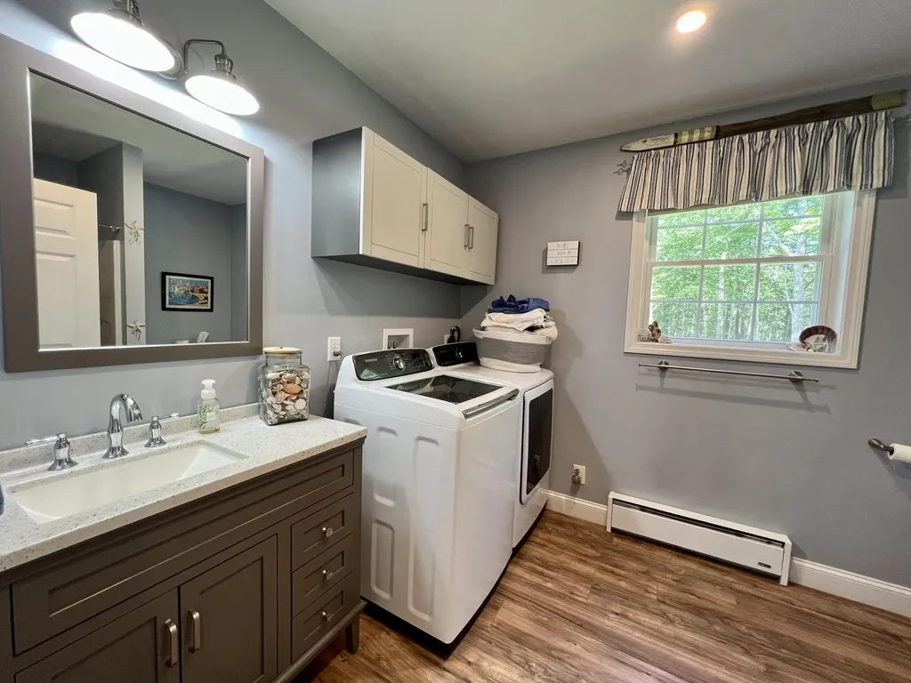 35 Old Nutt Farm Road Rockport ME 04856