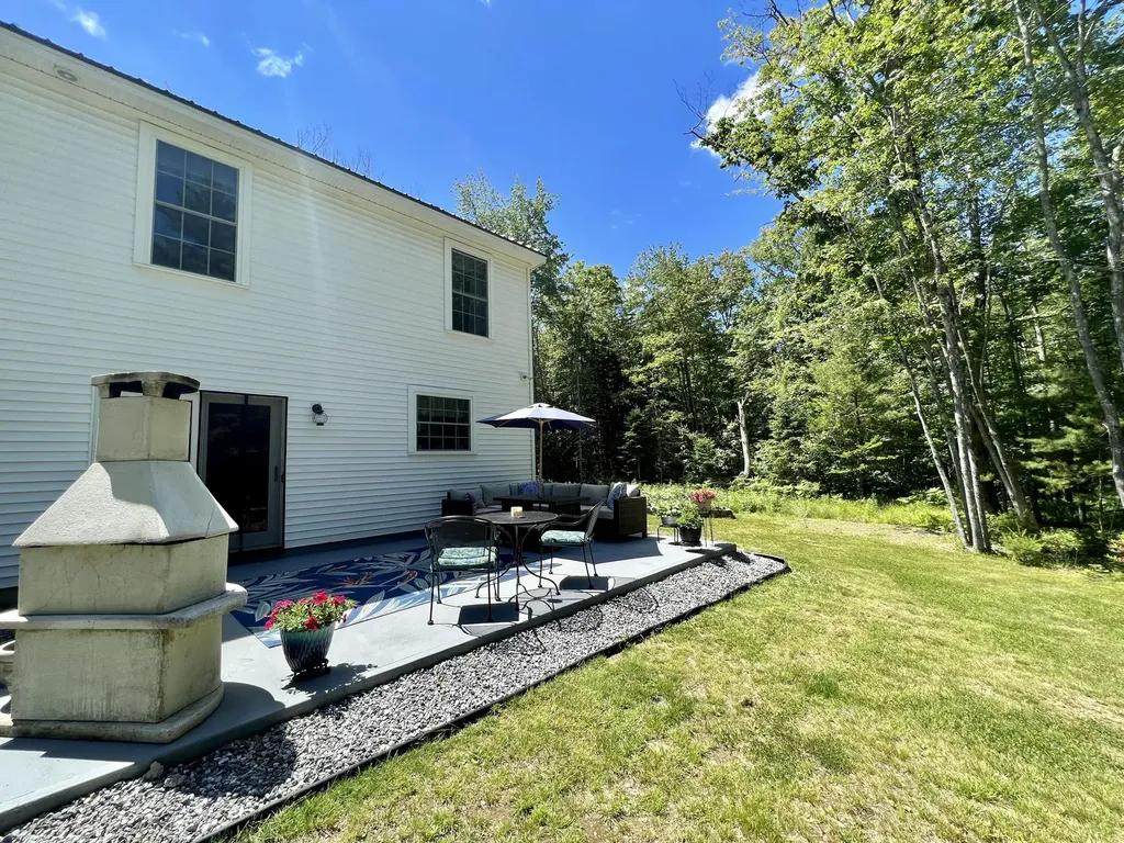 35 Old Nutt Farm Road Rockport ME 04856