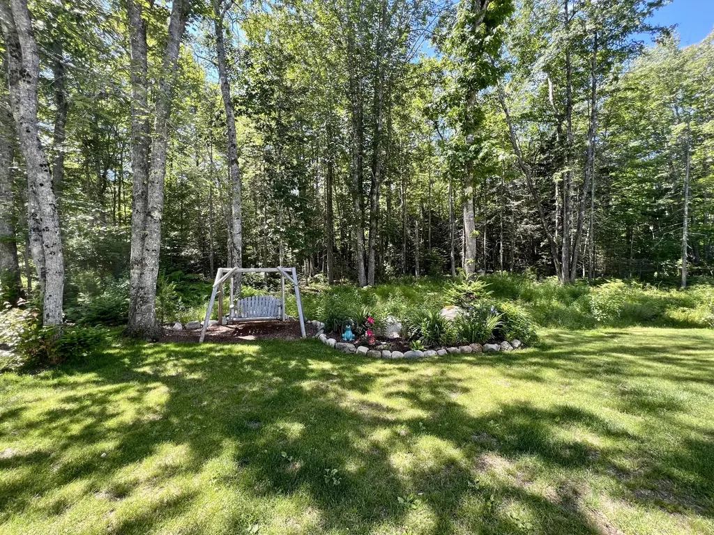 35 Old Nutt Farm Road Rockport ME 04856