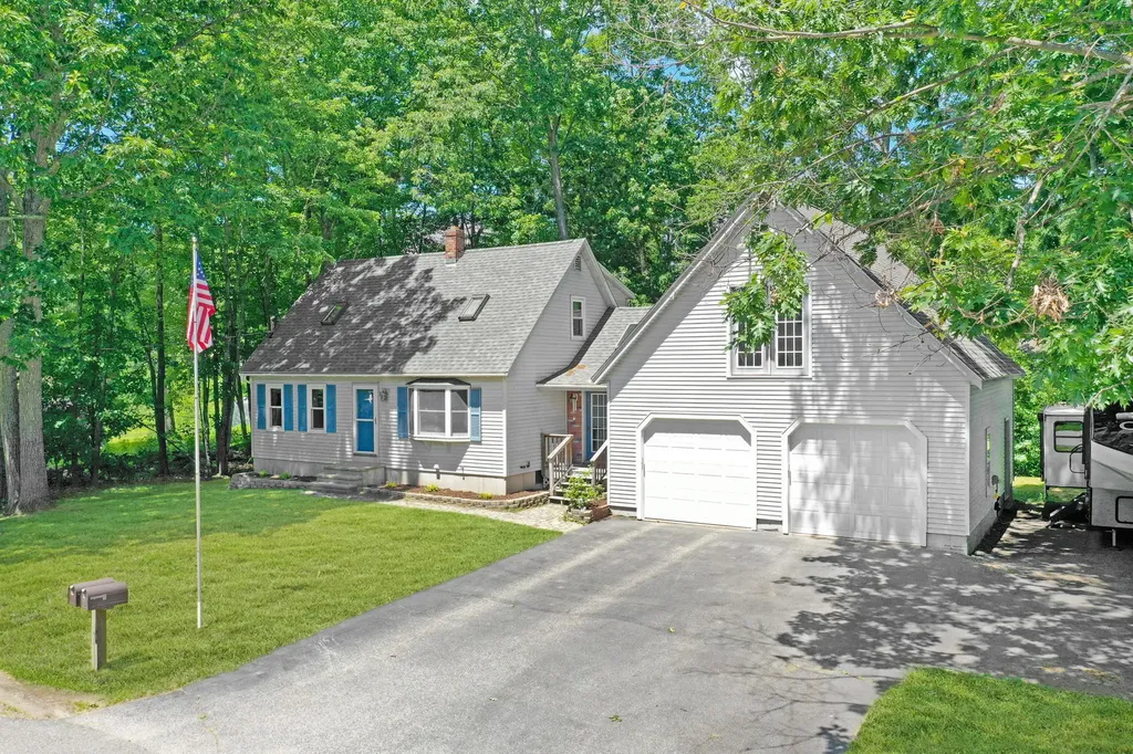 28 Brunelle Avenue Sanford ME 04073