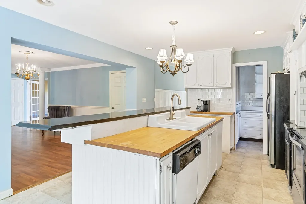 456 School Street Sanford ME 04073