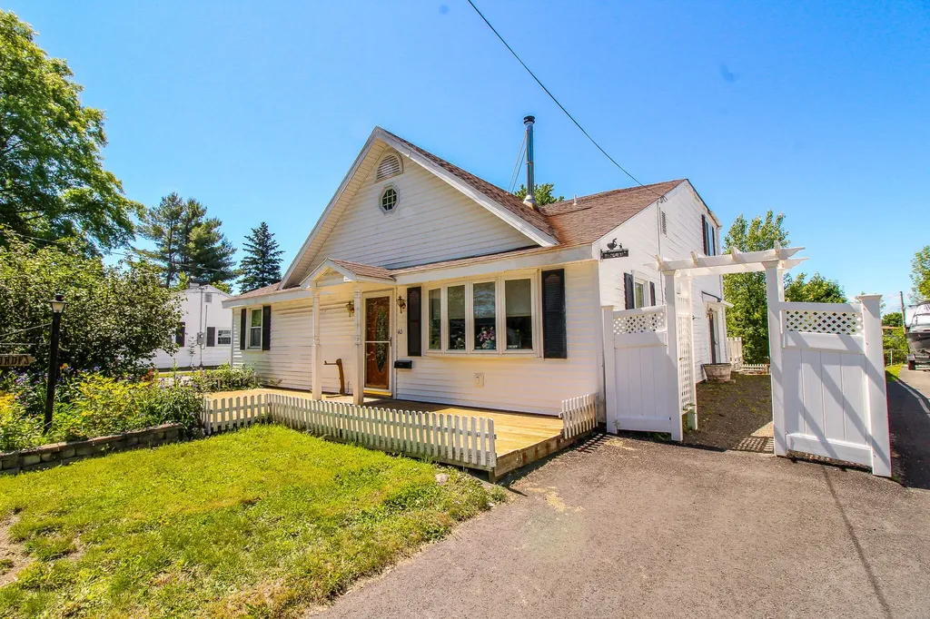 40 Thornton Road Bangor ME 04401