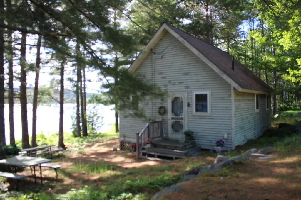 43 Birch Point Circle Beddington ME 04622