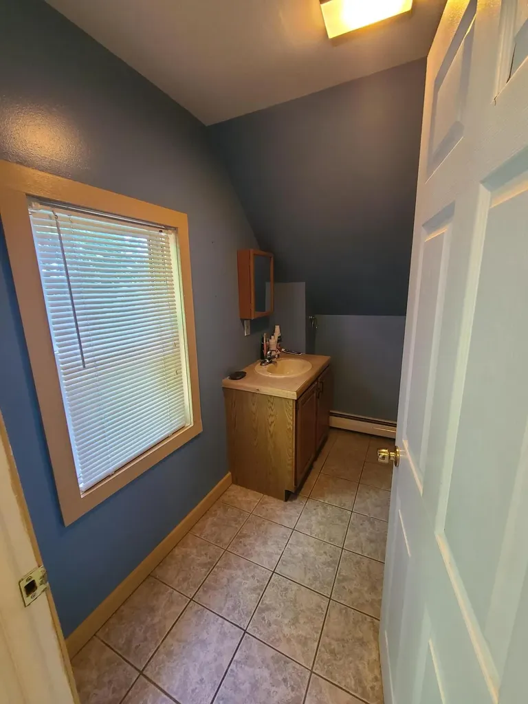 36 Newbury Street Auburn ME 04210
