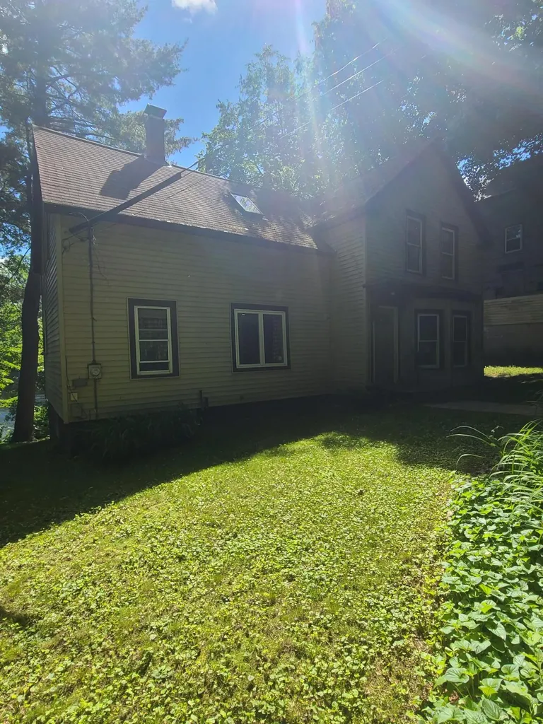 36 Newbury Street Auburn ME 04210