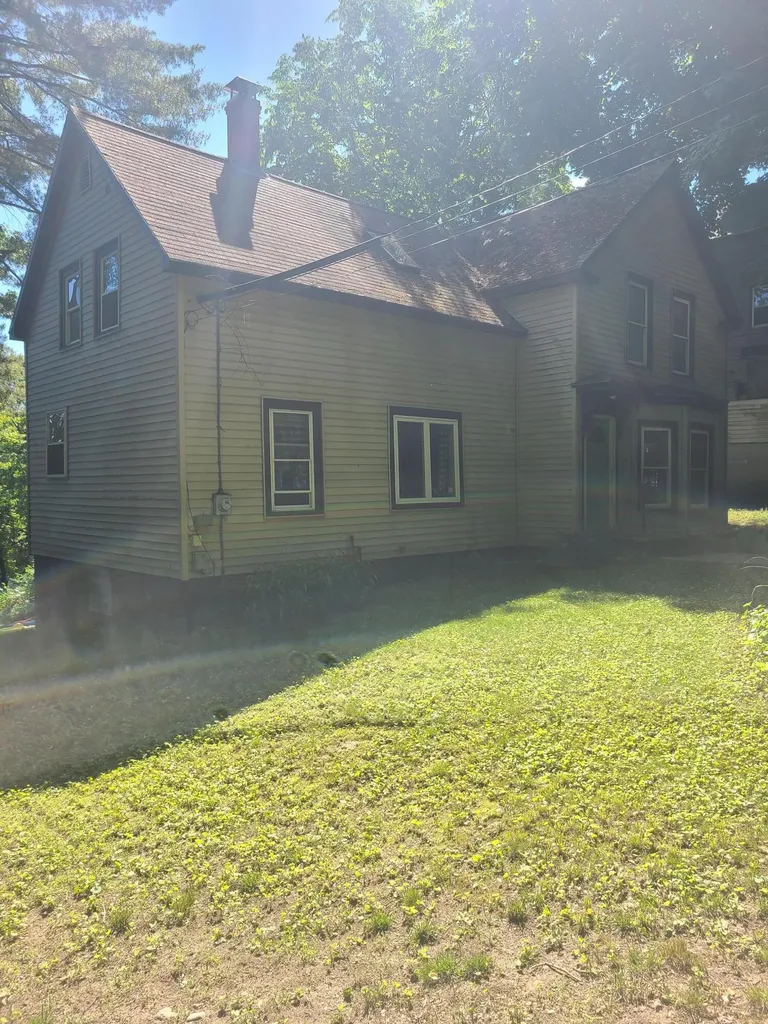 36 Newbury Street Auburn ME 04210