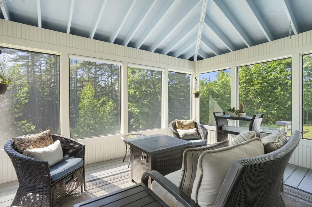30 Kelsey Drive South Bristol ME 04573