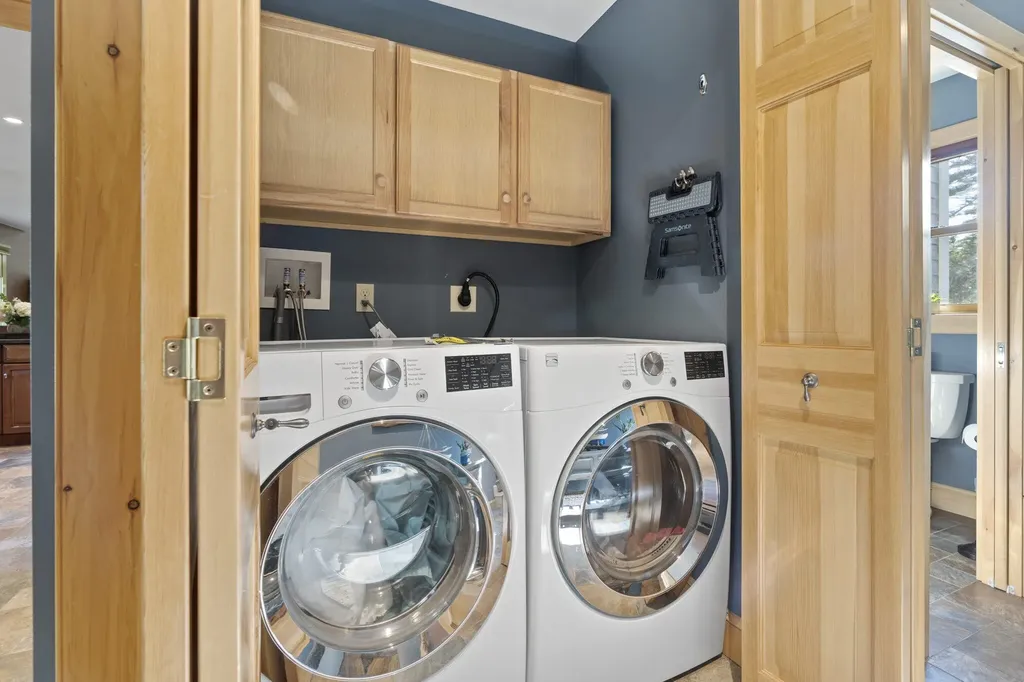 30 Kelsey Drive South Bristol ME 04573