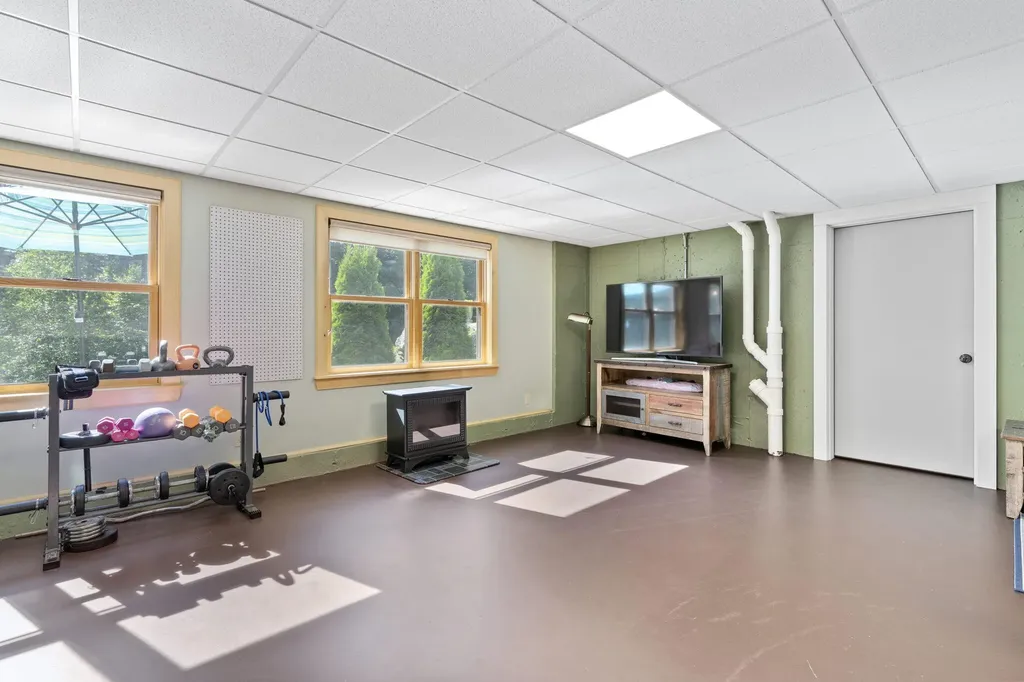 30 Kelsey Drive South Bristol ME 04573