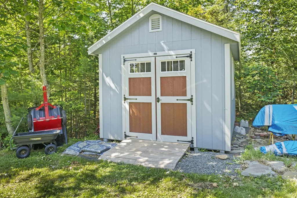 30 Kelsey Drive South Bristol ME 04573