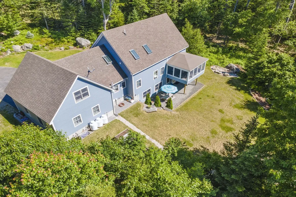 30 Kelsey Drive South Bristol ME 04573