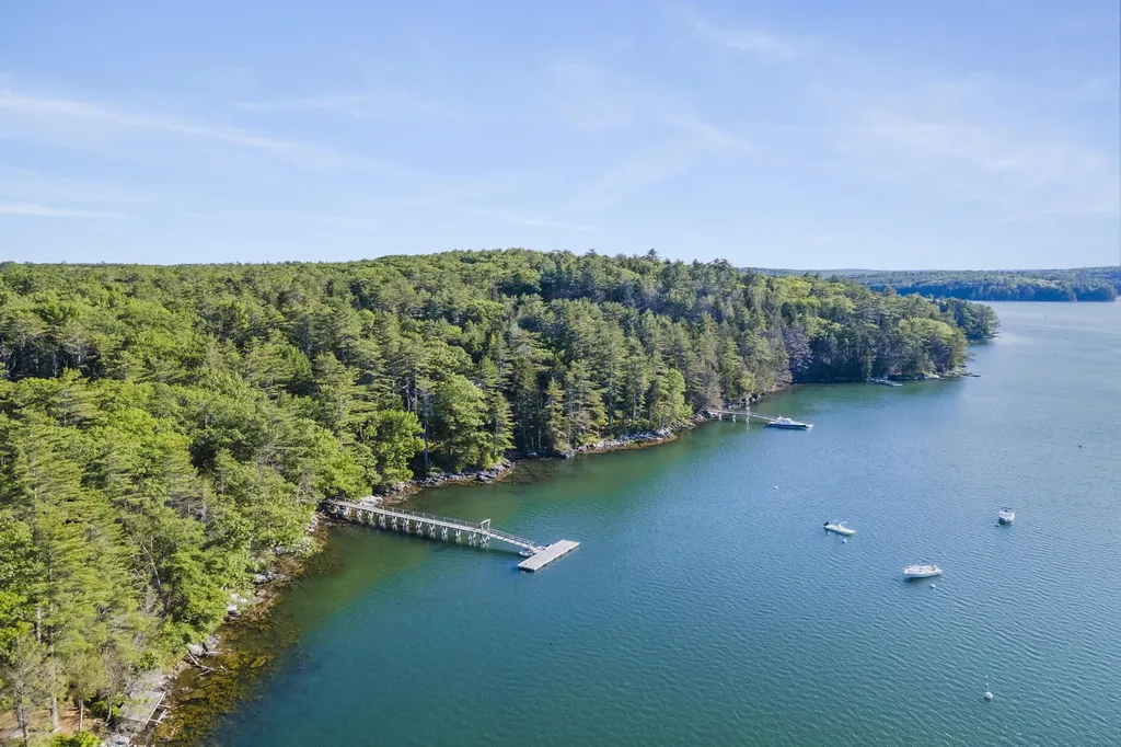 30 Kelsey Drive South Bristol ME 04573