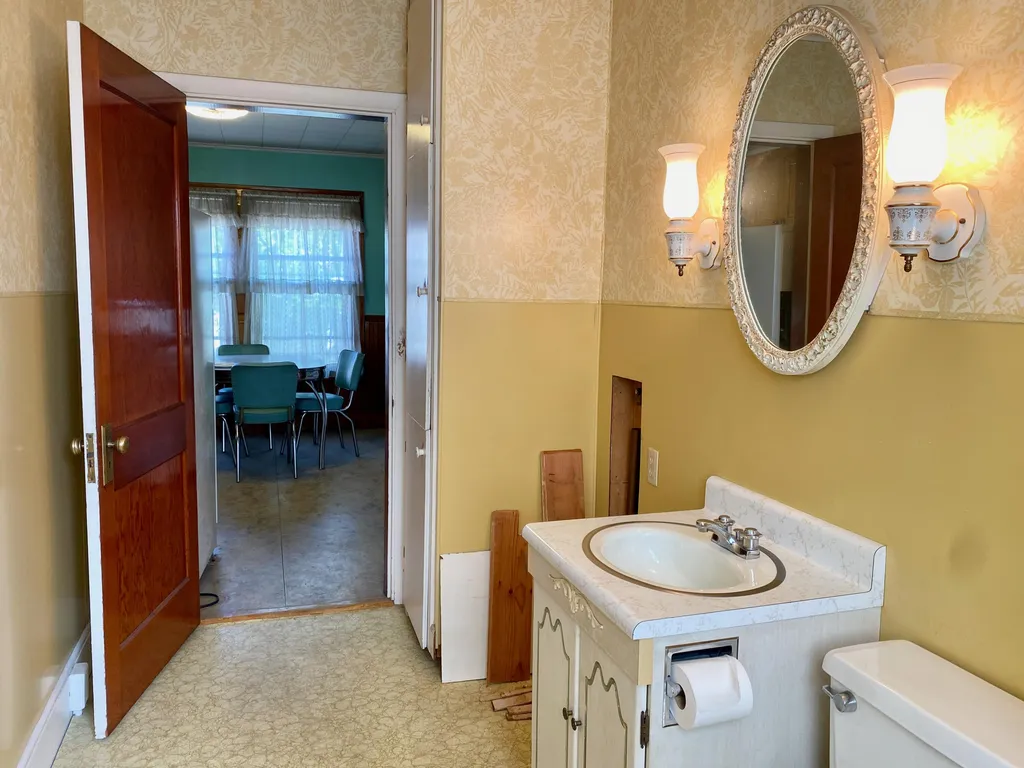 90 Hackett Street Lewiston ME 04240