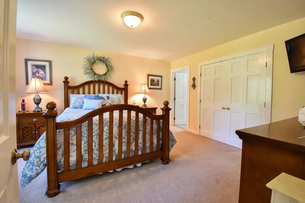 31 Goodenow Lane Bowdoin ME 04287