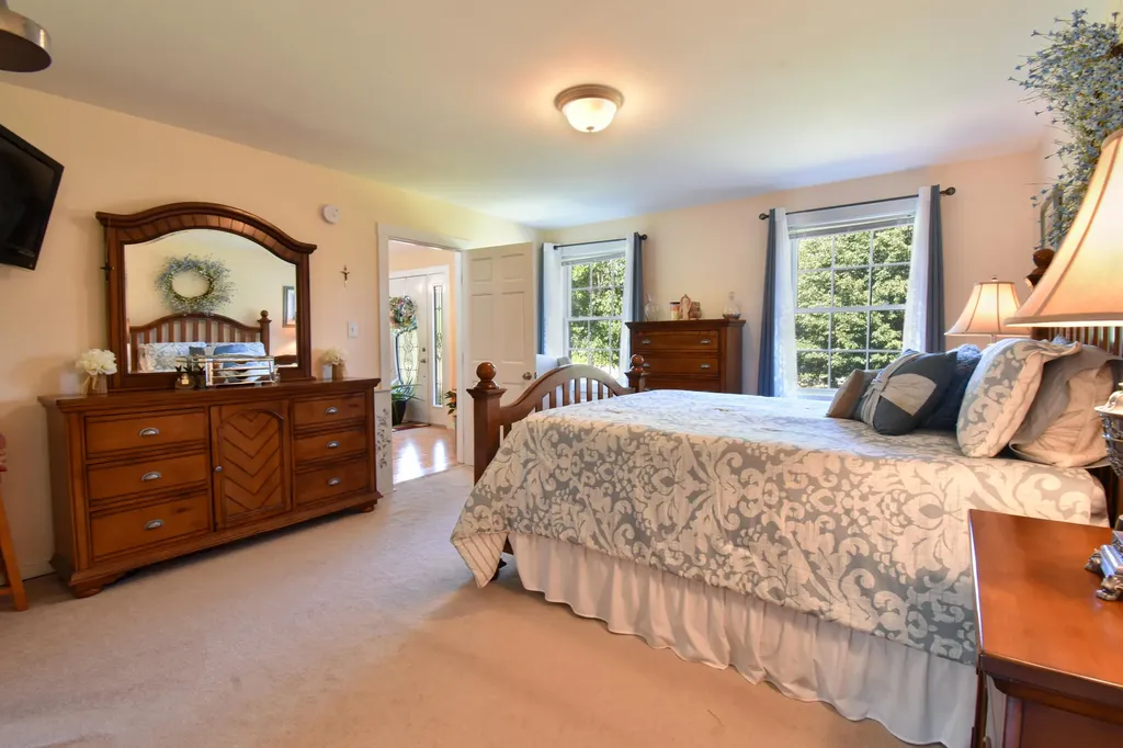 31 Goodenow Lane Bowdoin ME 04287