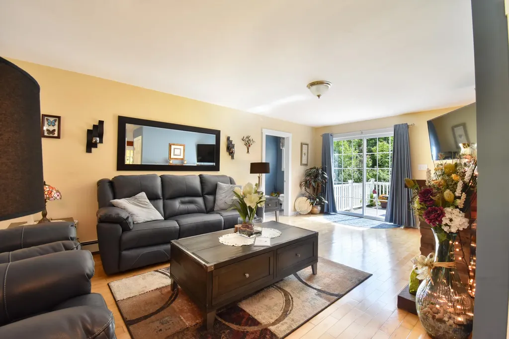 31 Goodenow Lane Bowdoin ME 04287