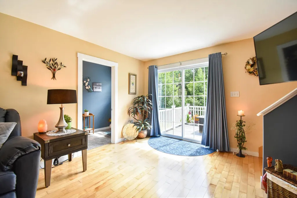 31 Goodenow Lane Bowdoin ME 04287