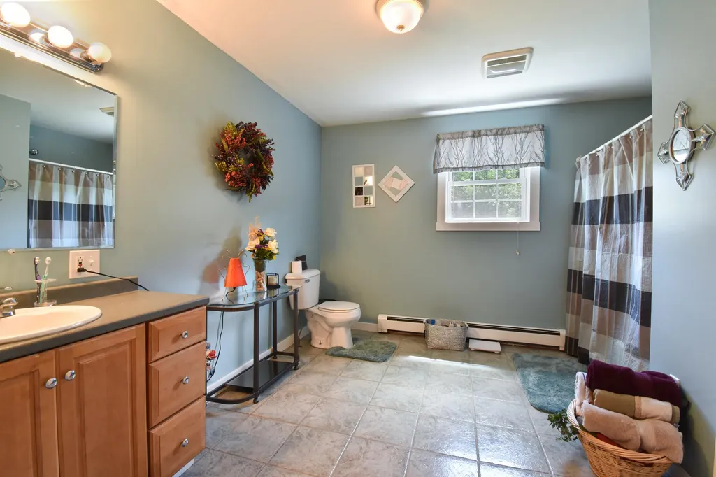31 Goodenow Lane Bowdoin ME 04287