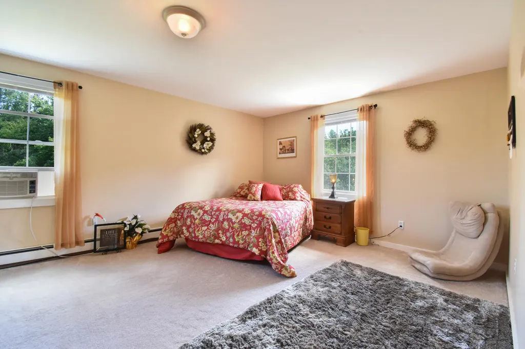 31 Goodenow Lane Bowdoin ME 04287