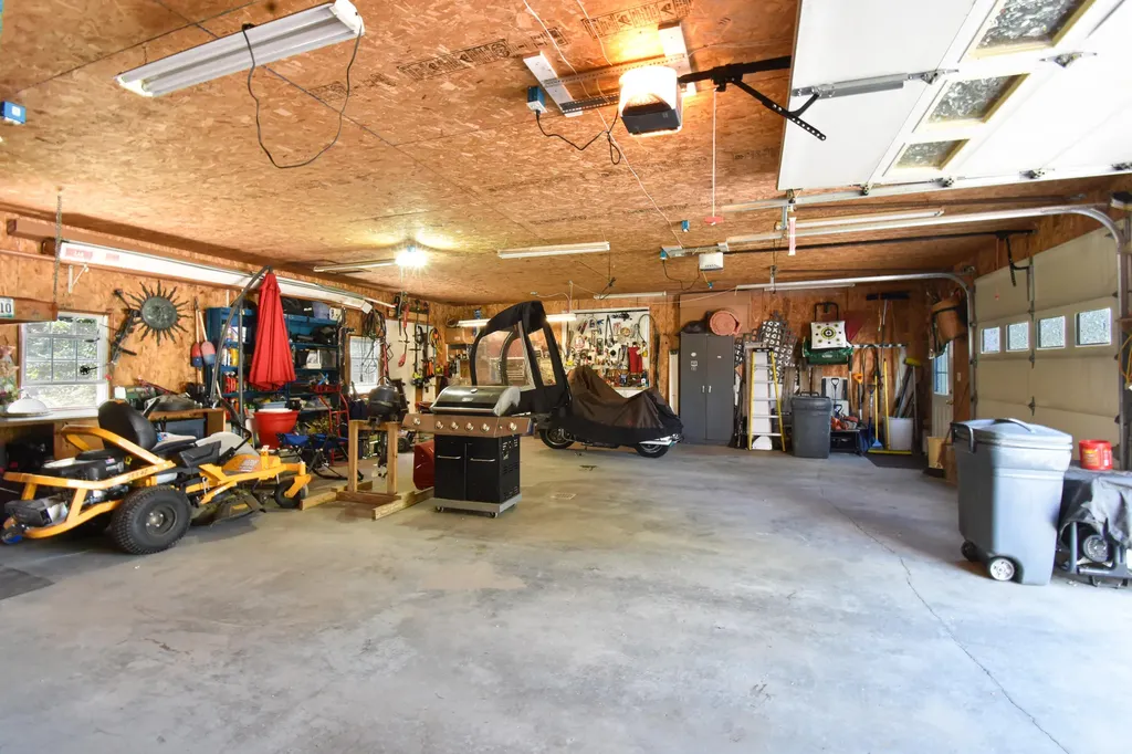 31 Goodenow Lane Bowdoin ME 04287