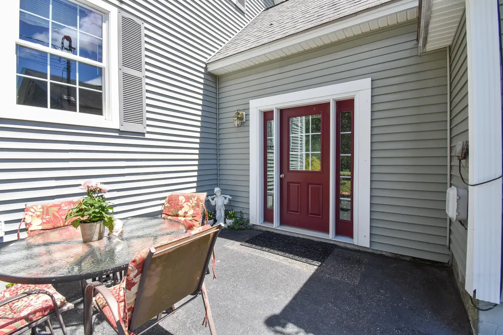 31 Goodenow Lane Bowdoin ME 04287