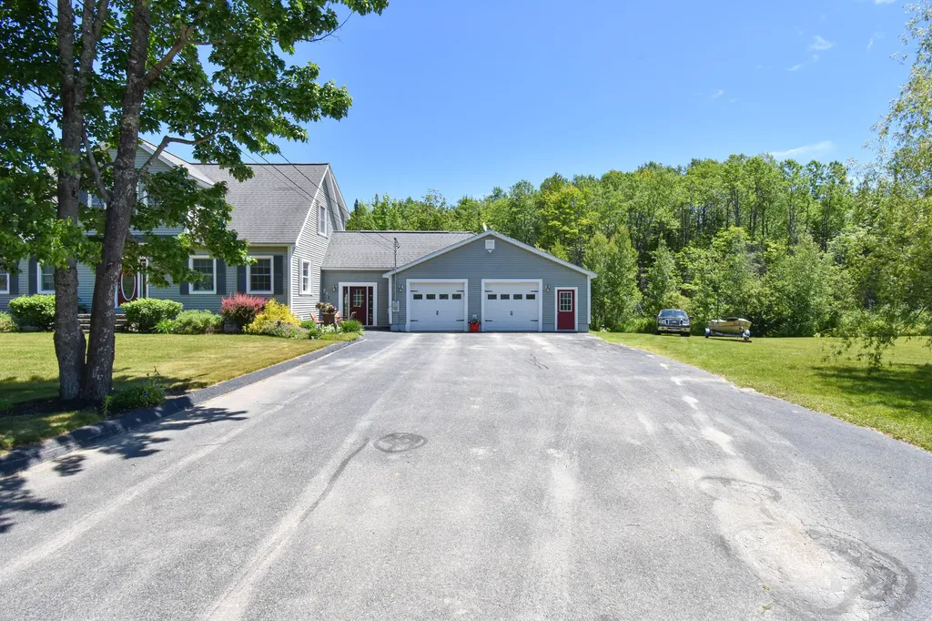 31 Goodenow Lane Bowdoin ME 04287