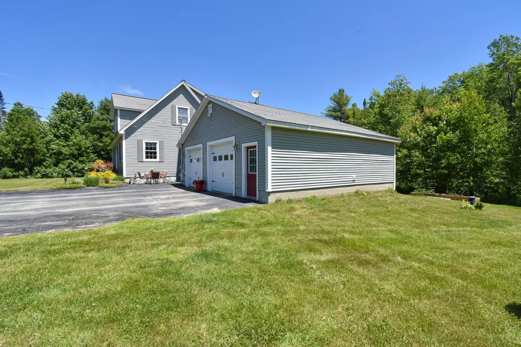 31 Goodenow Lane Bowdoin ME 04287