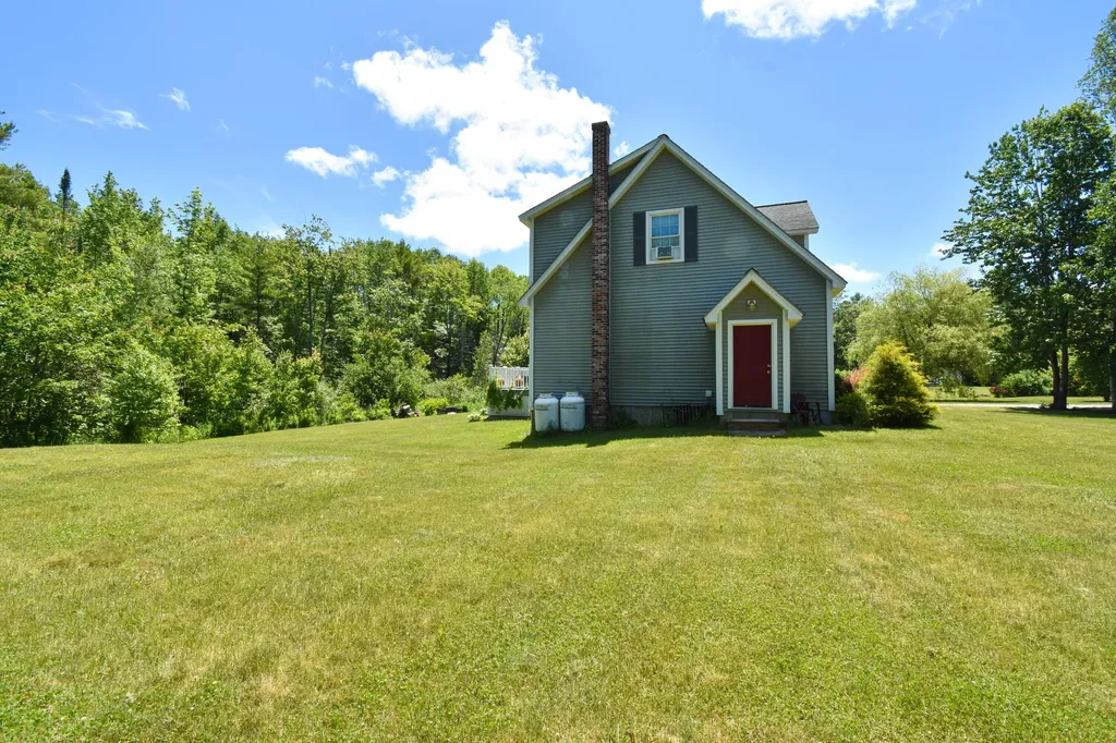 31 Goodenow Lane Bowdoin ME 04287