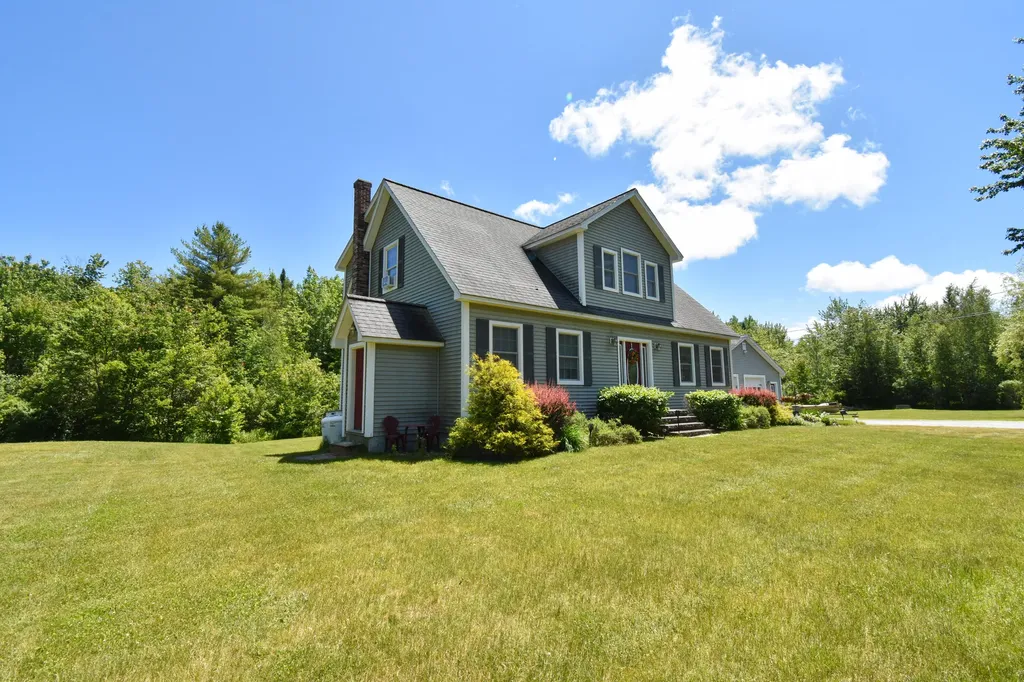 31 Goodenow Lane Bowdoin ME 04287