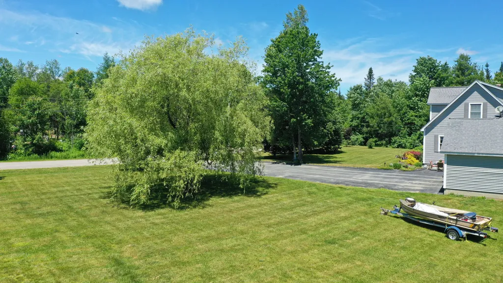 31 Goodenow Lane Bowdoin ME 04287