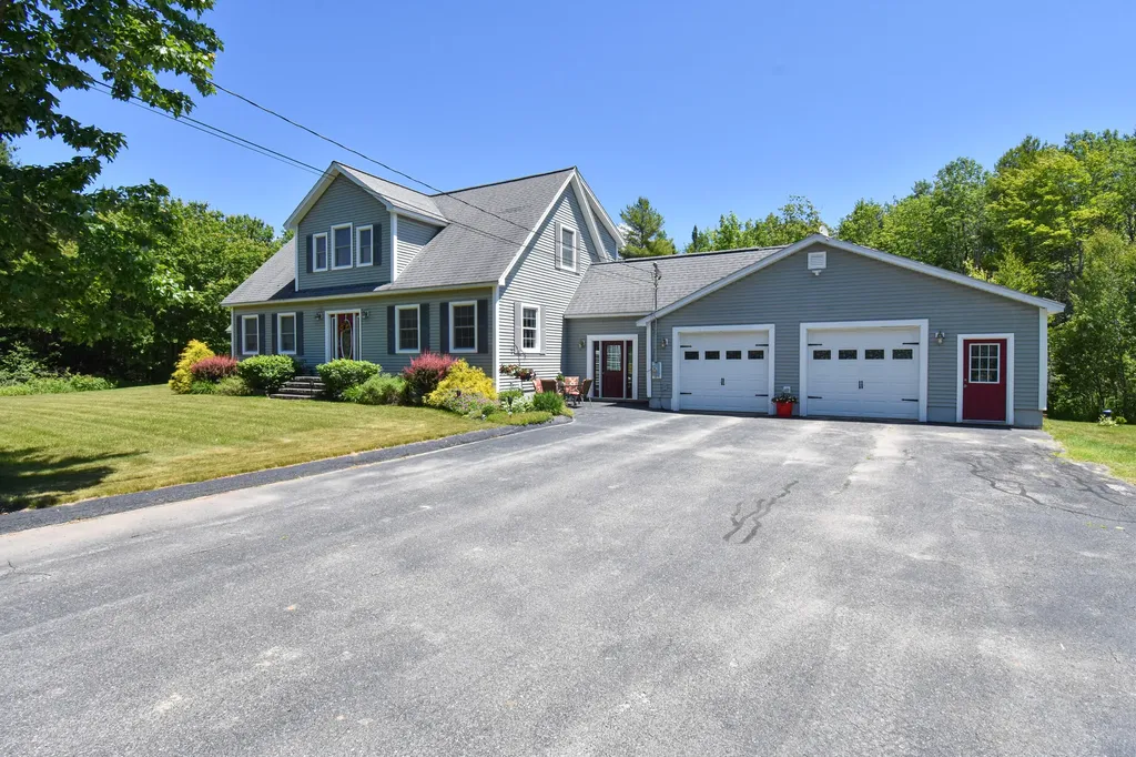 31 Goodenow Lane Bowdoin ME 04287