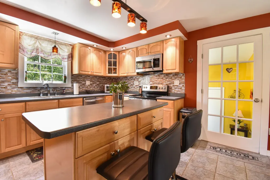 31 Goodenow Lane Bowdoin ME 04287